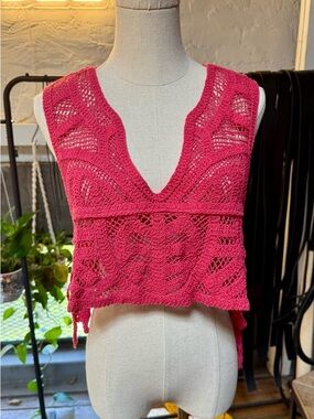 Crochet V-Neck Crop Camisole - Pink